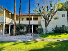 2BD Ground Floor Condo in Gated Gardens Pool&Spa